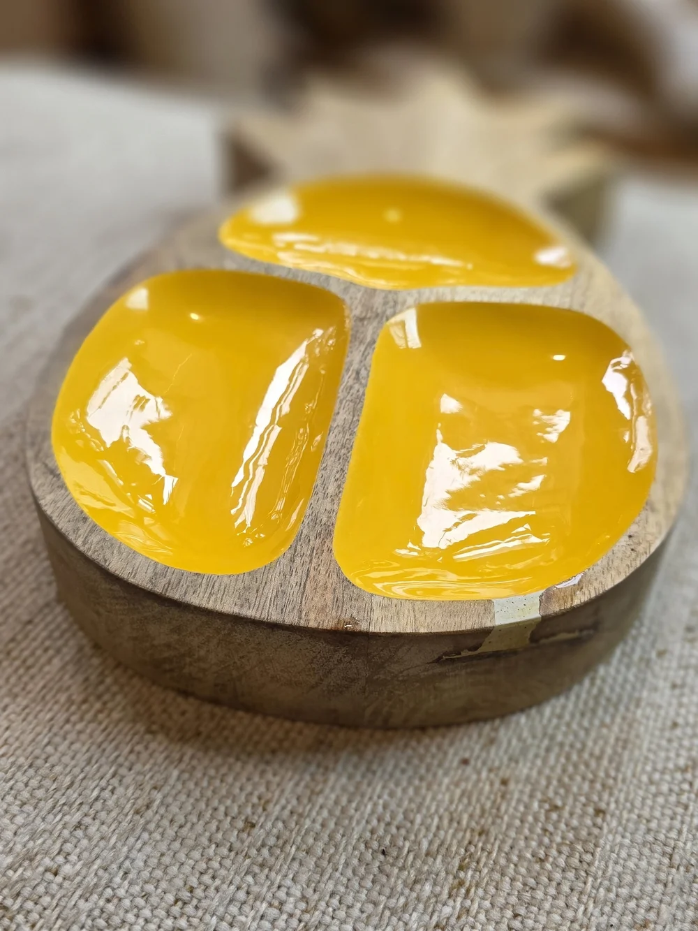 Pineapple Wall Serving Tray in Yellow and Natural Wood -‎ Unbranded